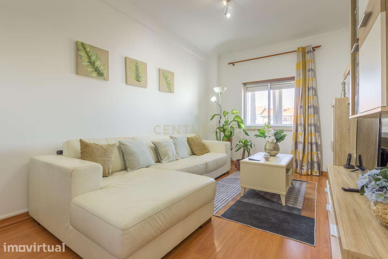 Apartamento T2 Renovado com Vista para o Rio em Lavradio - Grande imagem: 3/17