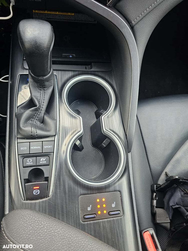 Toyota Camry Executive - 15