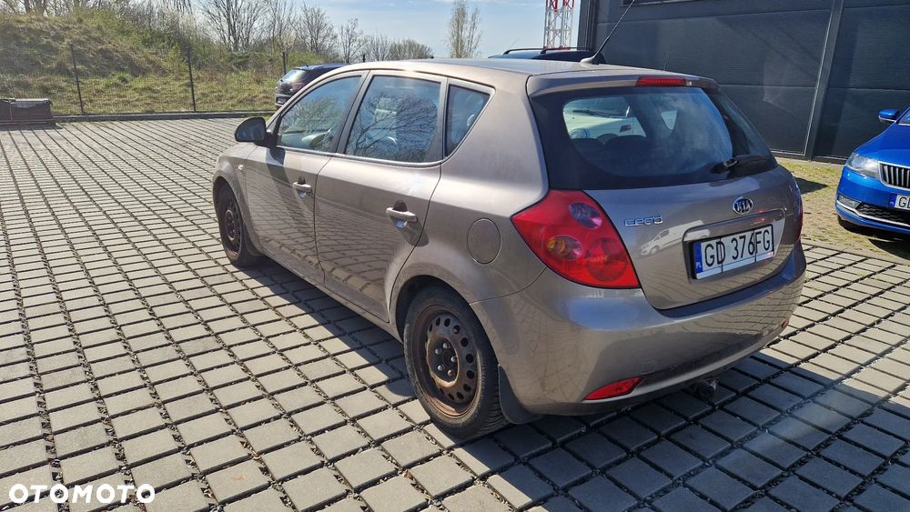 Kia Ceed 1.6 Crdi Comfort - 3