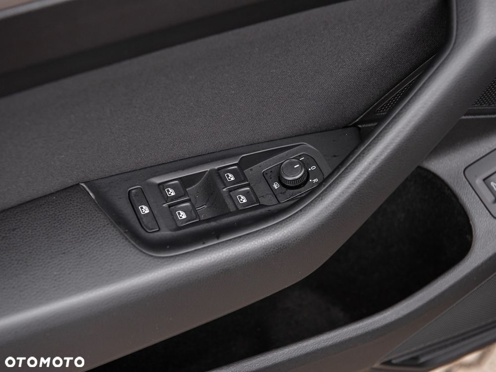 Volkswagen Passat - 17