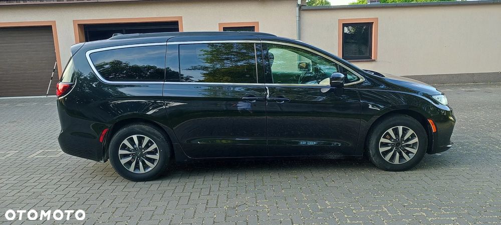 Chrysler Pacifica - 4