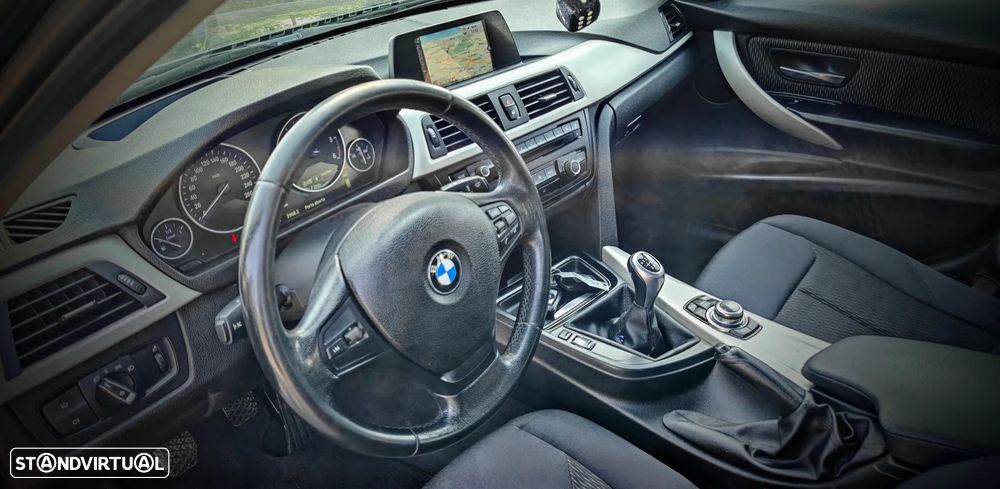 BMW 320 d Pack M - 18