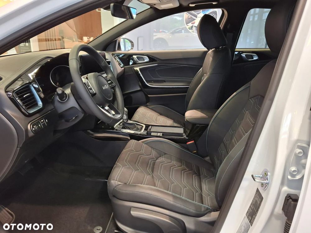 Kia XCeed 1.6 T-GDI Tribute DCT - 4