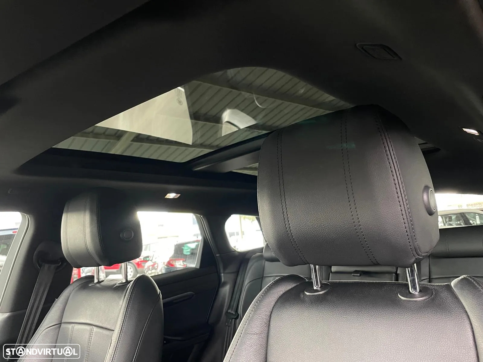 Land Rover Range Rover Evoque 1.5 P300e AWD R-Dynamic SE Auto - 29