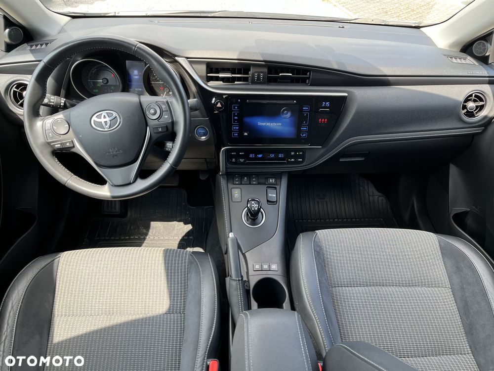 Toyota Auris - 11