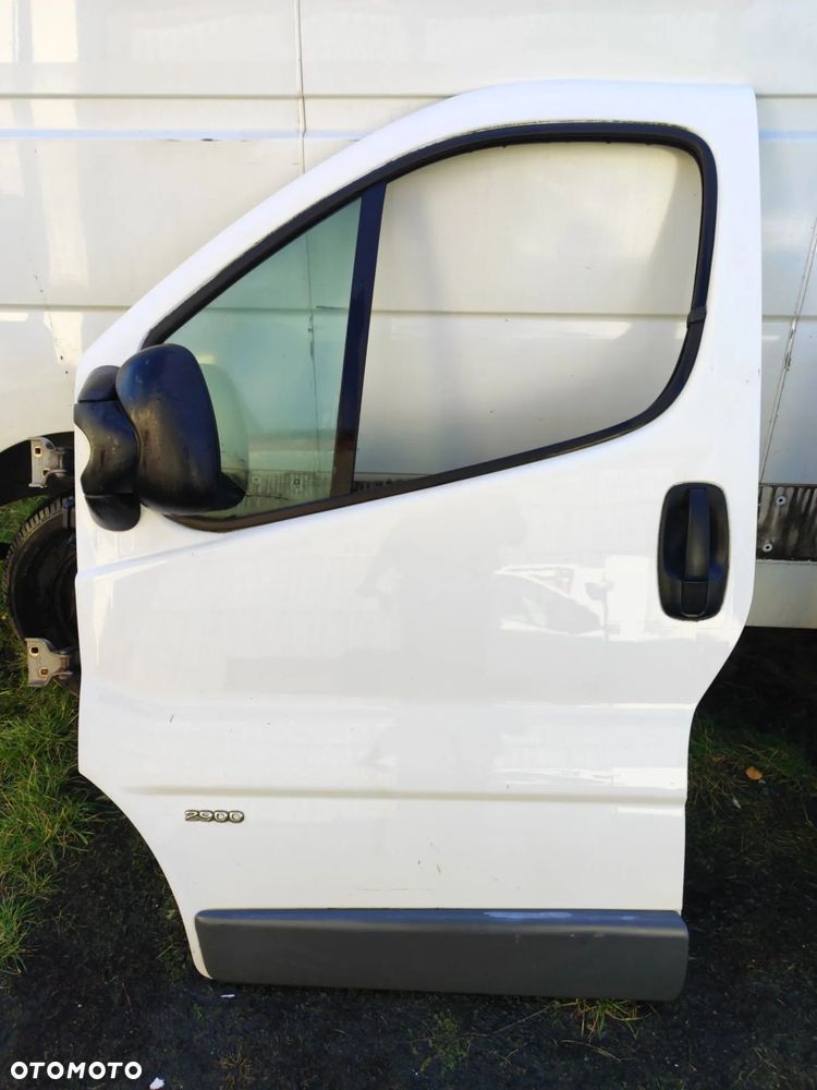 drzwi przód lewe kompletne jak na foto Białe do Renault Trafic II 01-14r