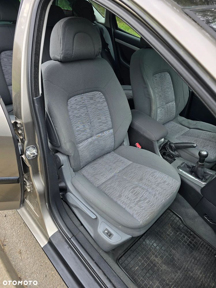 Peugeot 407 1.8 SR Komfort - 19