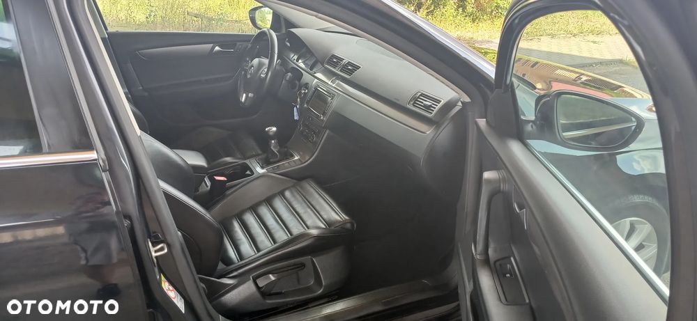 Volkswagen Passat 2.0 Blue TDI SCR Comfortline - 9