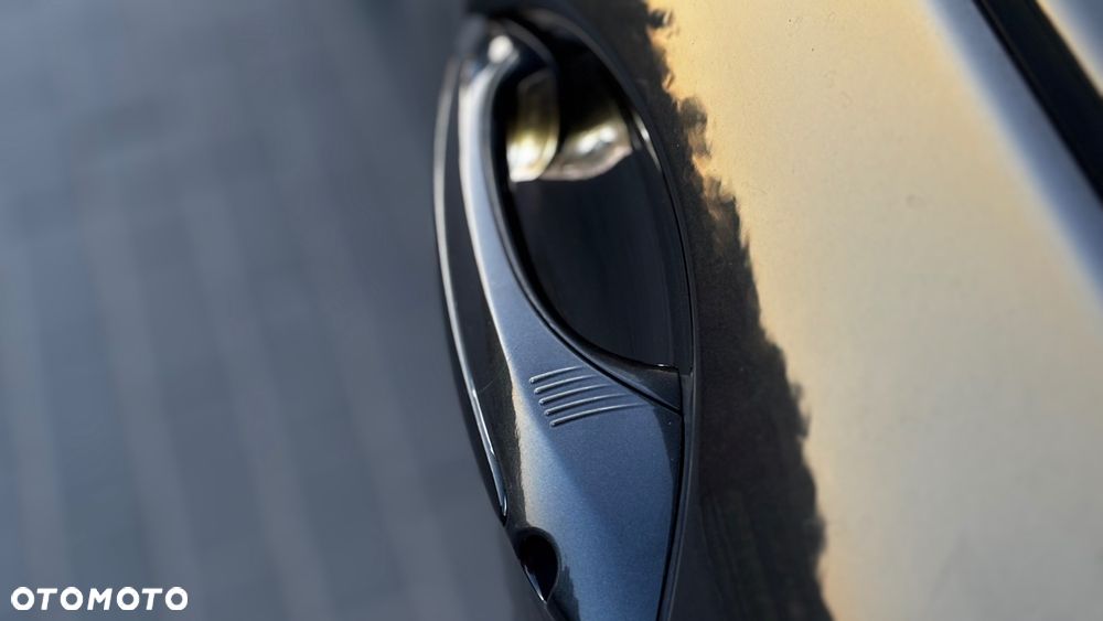 BMW Seria 5 550i - 5