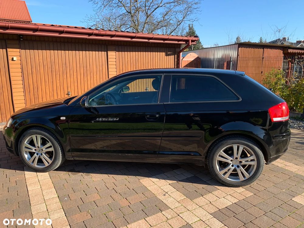 Audi A3 3-drzwiowe 2.0 FSI Attraction - 23