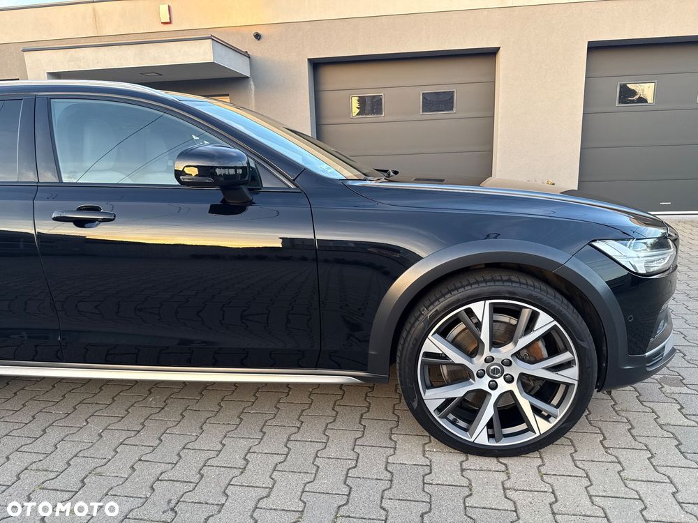 Volvo V90 Cross Country - 2