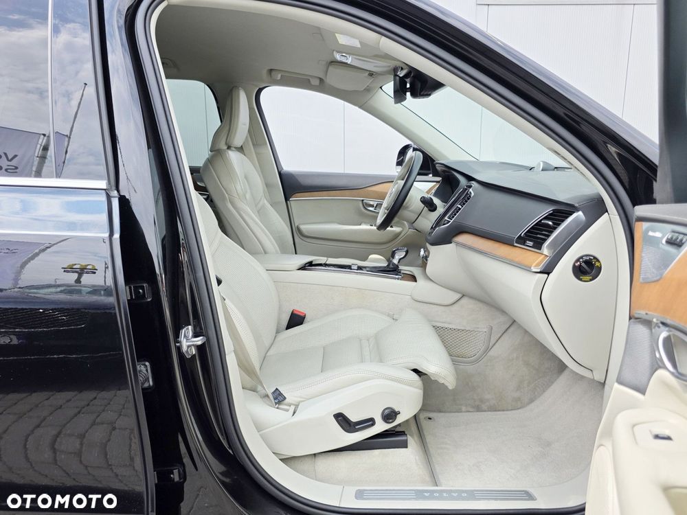 Volvo XC 90 - 15