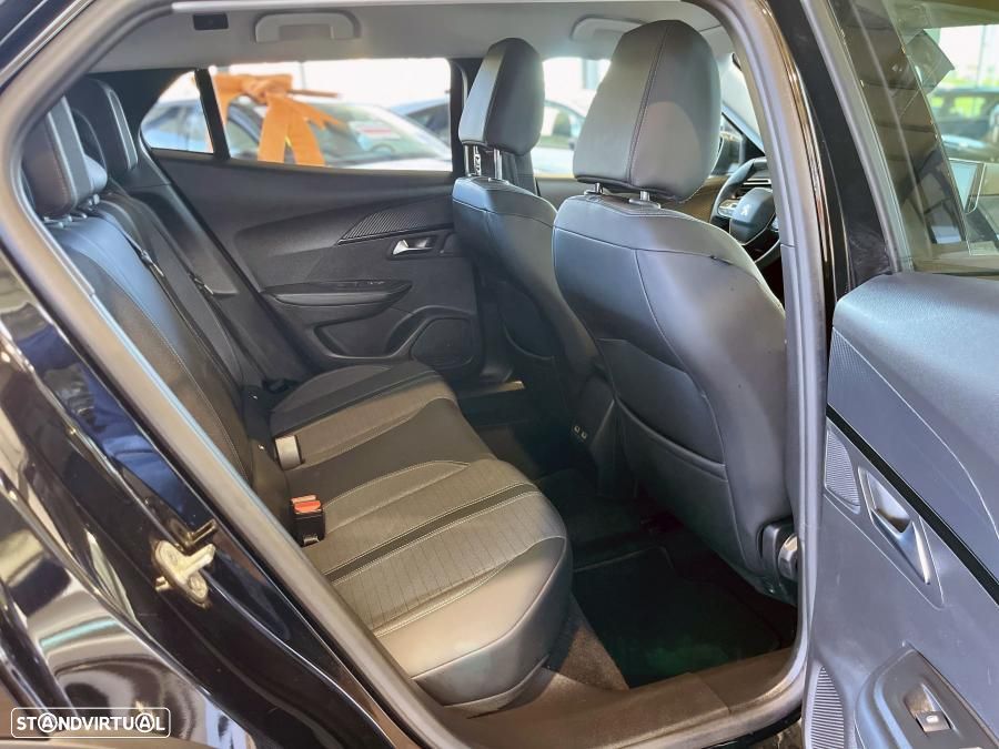 Peugeot 2008 1.2 PureTech Allure Pack - 28