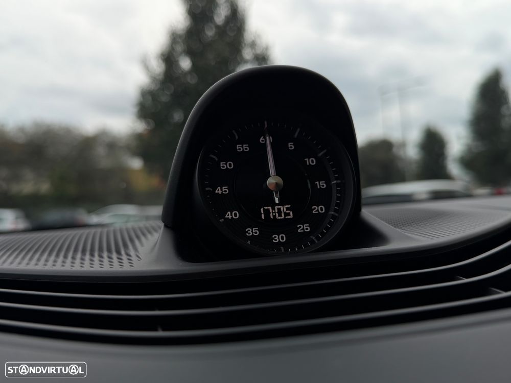 Porsche Taycan 4S Bateria Performance Plus - 26