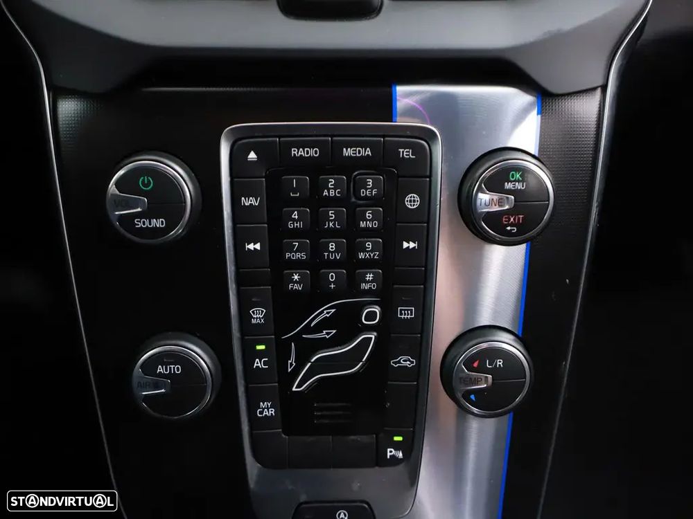 Volvo V40 D2 R Design - 8