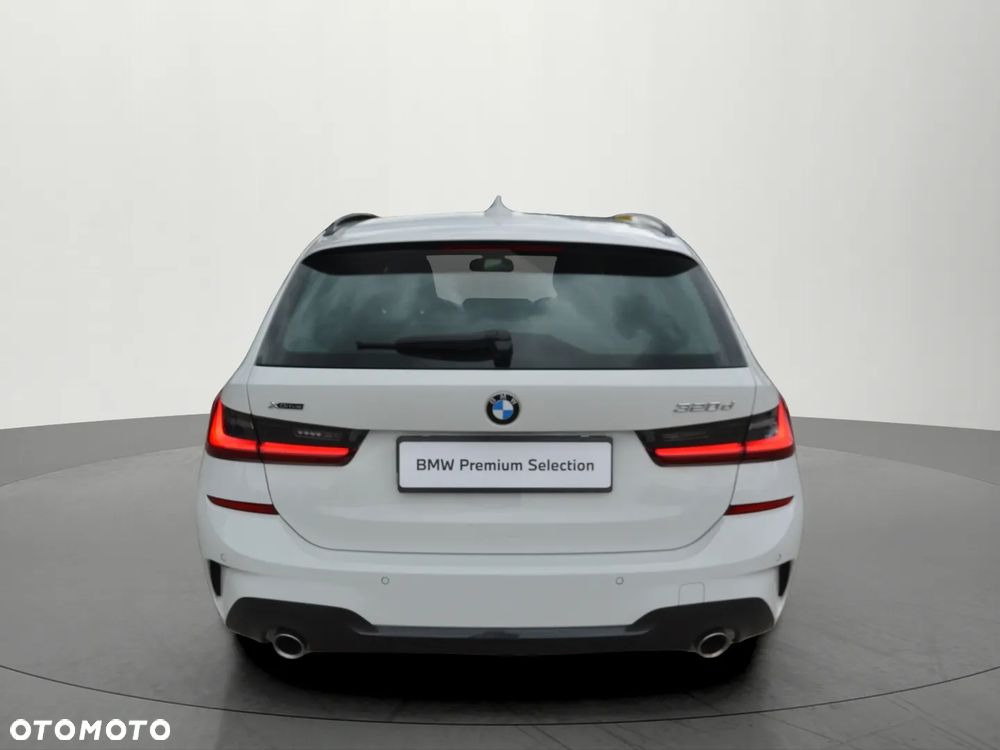 BMW Seria 3 320d xDrive - 10