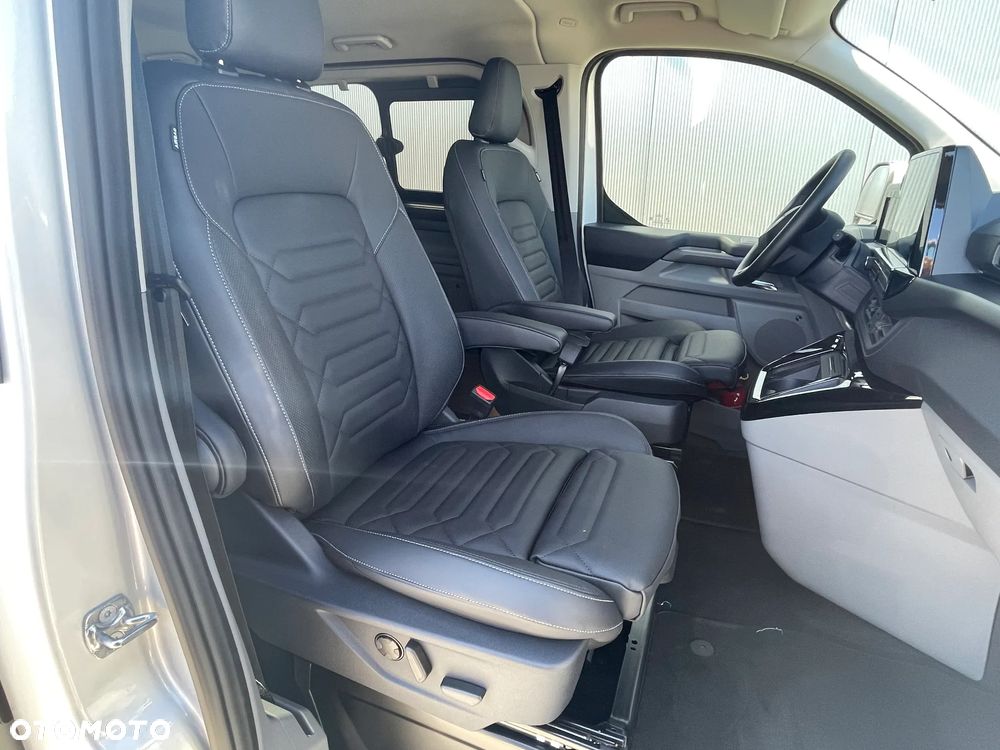 Ford Tourneo Custom - 21