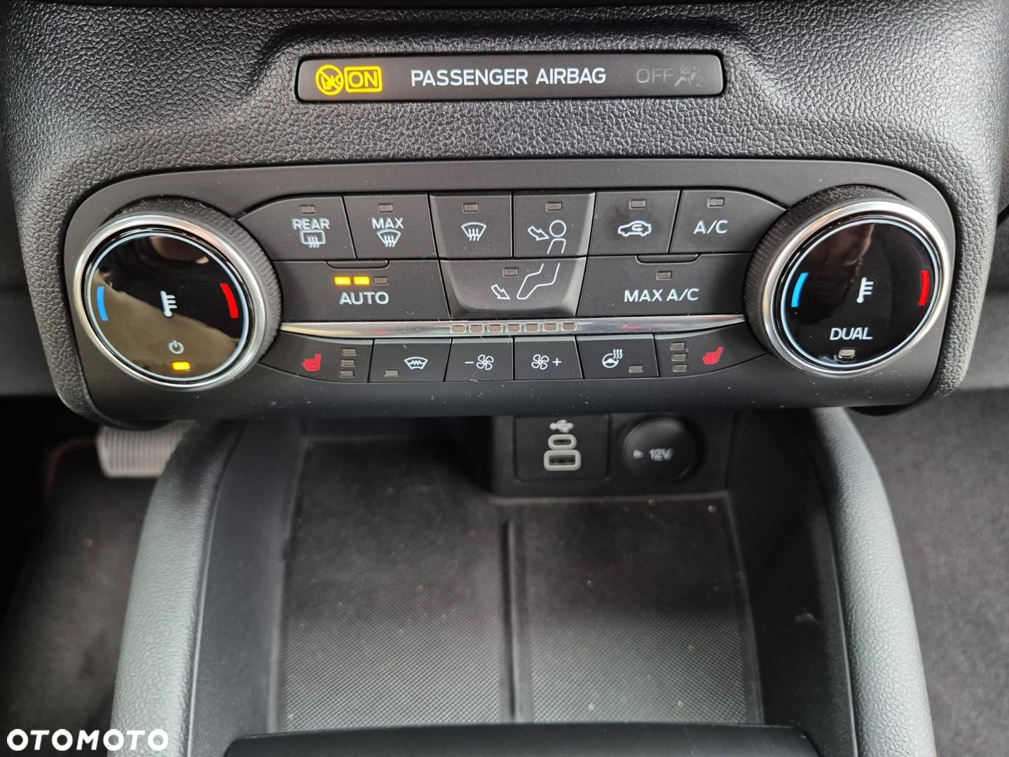 Ford Kuga - 25