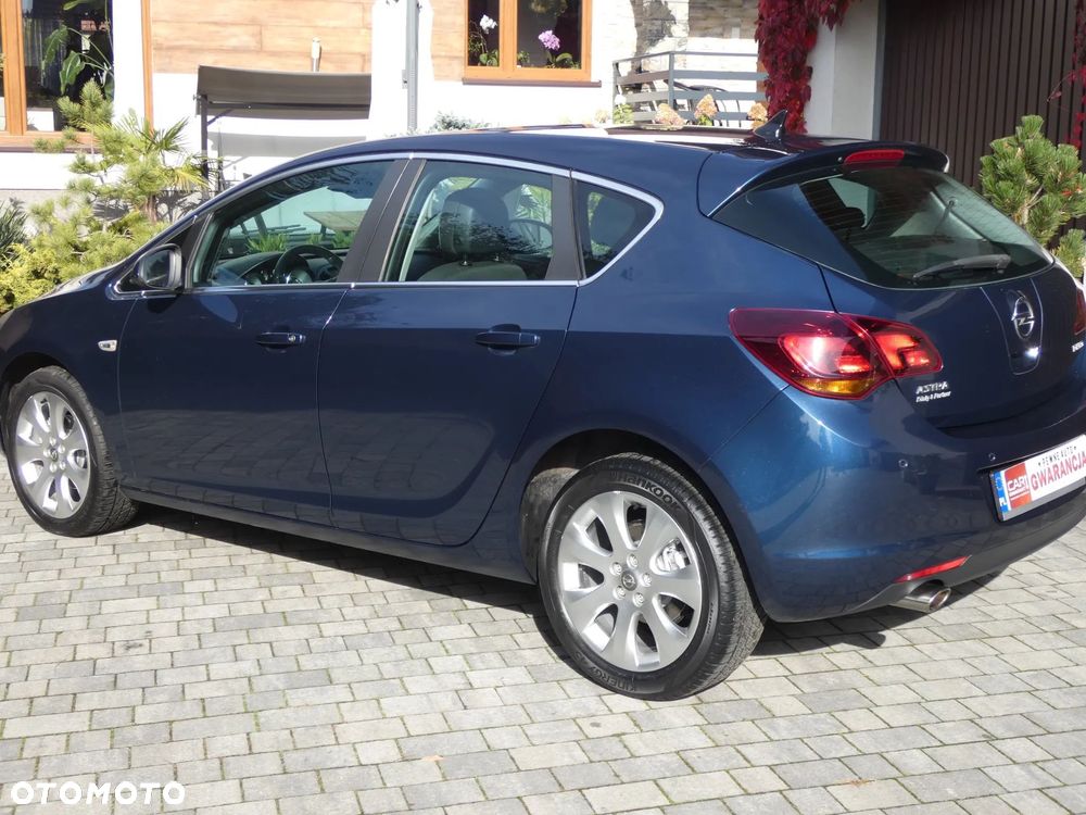 Opel Astra 1.4 T Cosmo S&S - 14