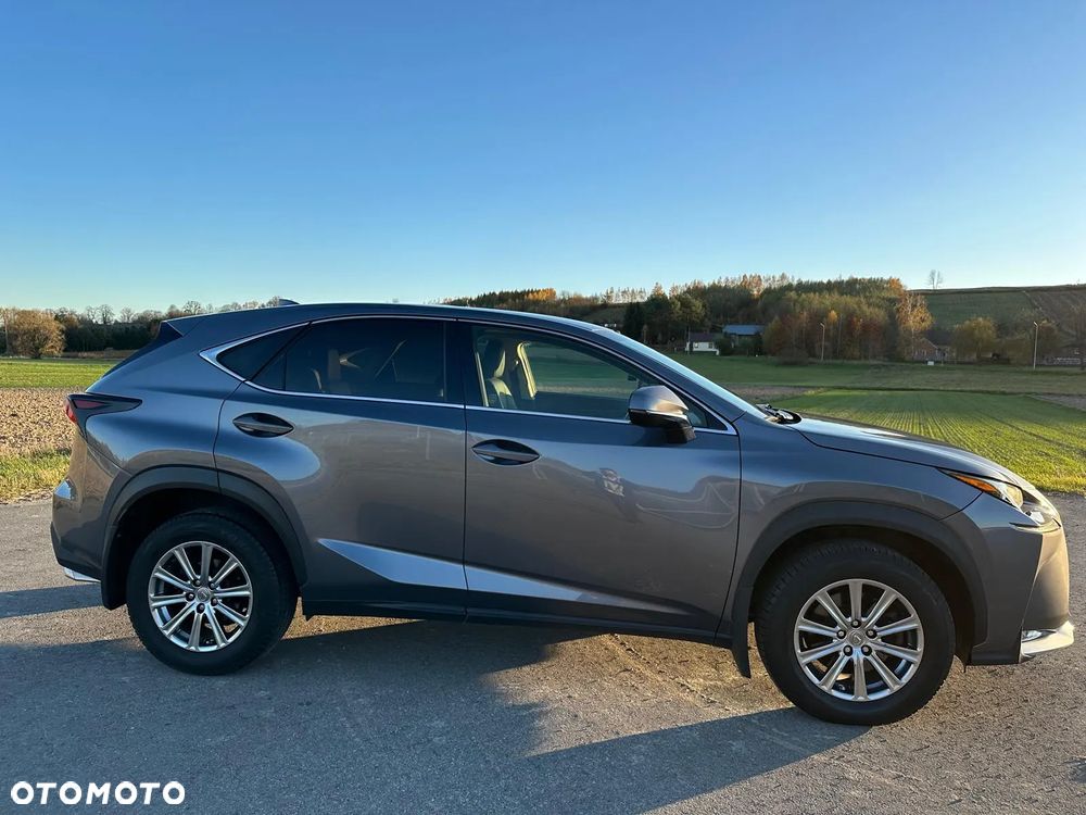 Lexus NX 200t AWD - 4