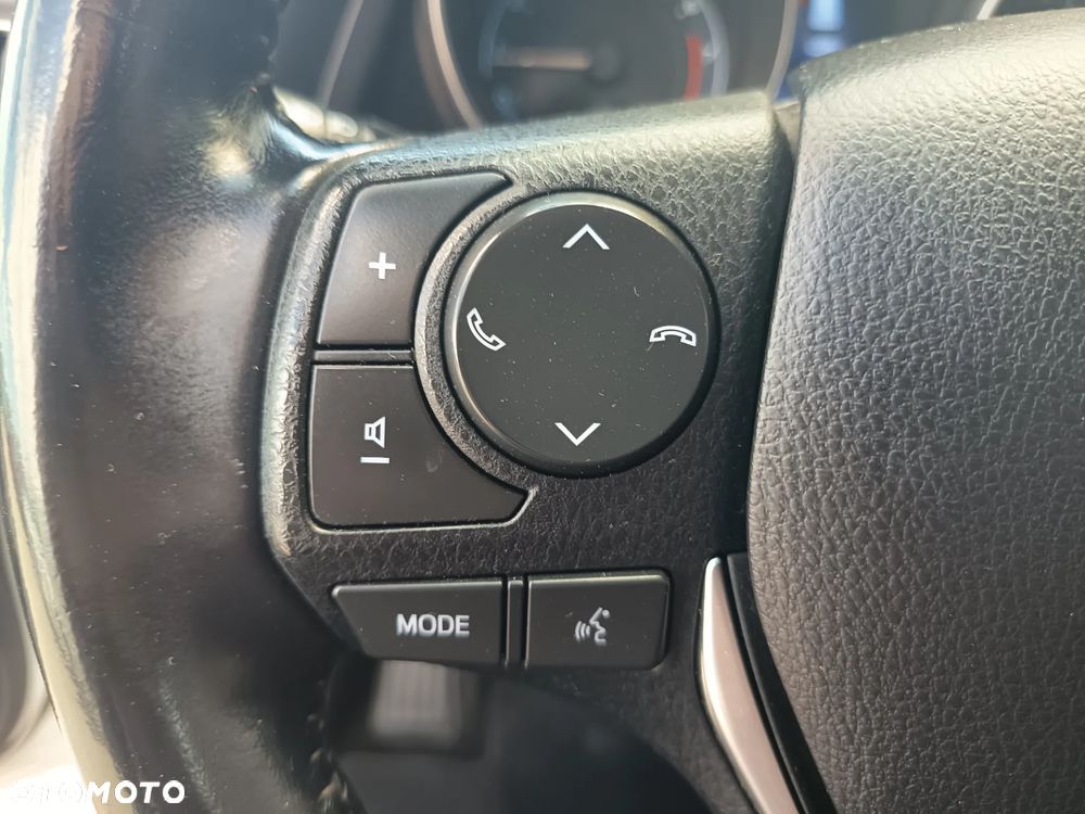 Toyota Auris 1.6 Dynamic - 30