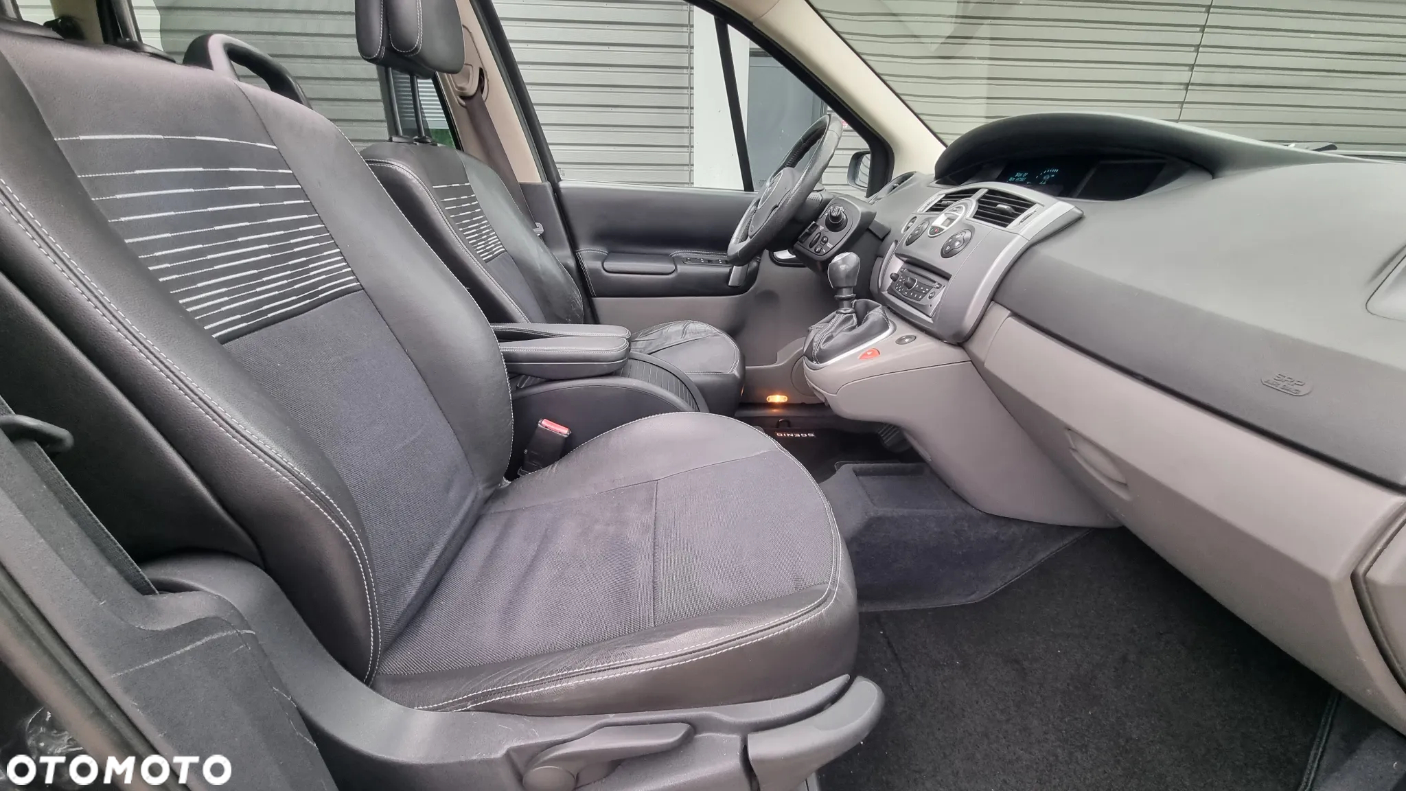 Renault Grand Scenic 2.0 16V Privilege - 20