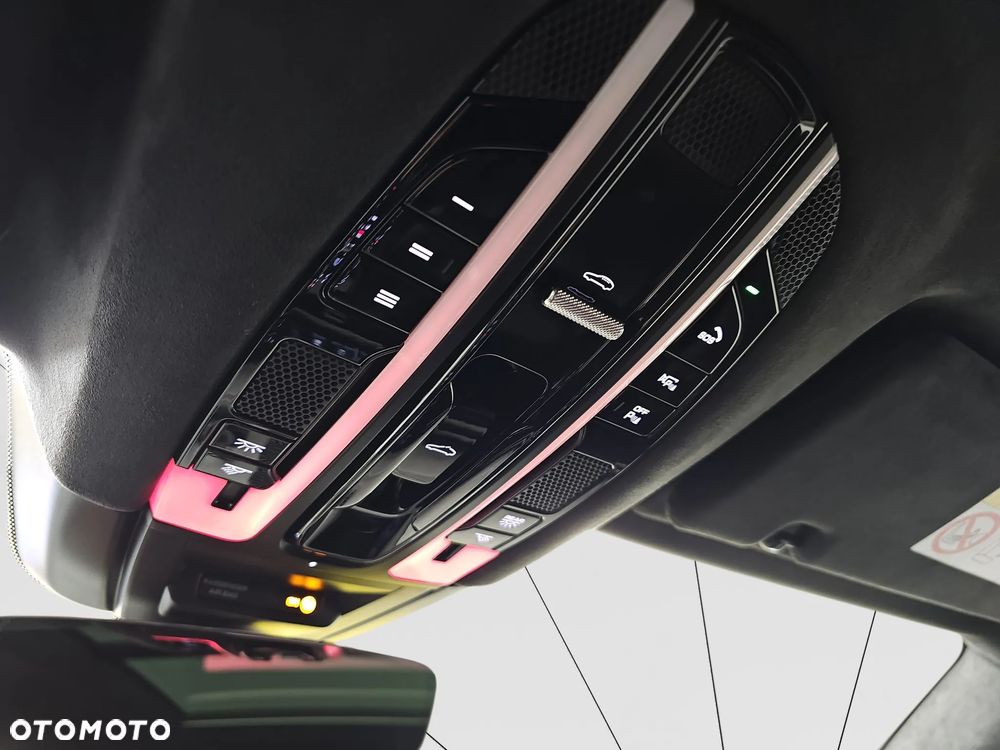 Porsche Cayenne Turbo - 36