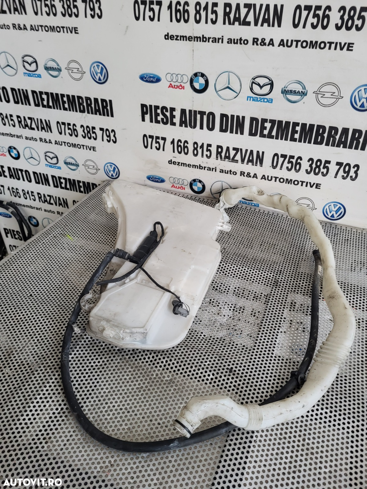Vas Lichid Parbriz Stropgel Bmw F10 Xenon Complet Dezmembrez Bmw F10 F11 LCI M Paket Cod Motor N55B - 3
