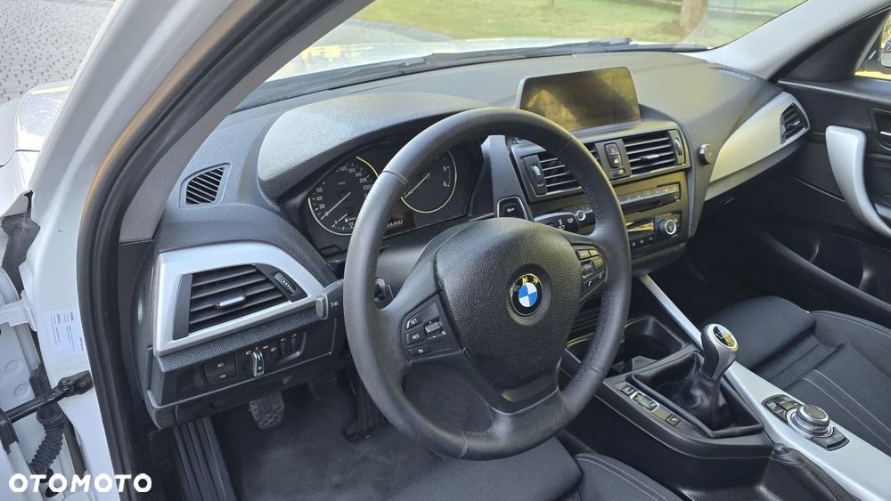 BMW Seria 1 116d - 14