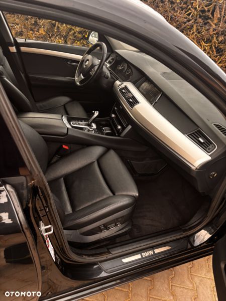 BMW Seria 5 530d xDrive - 12