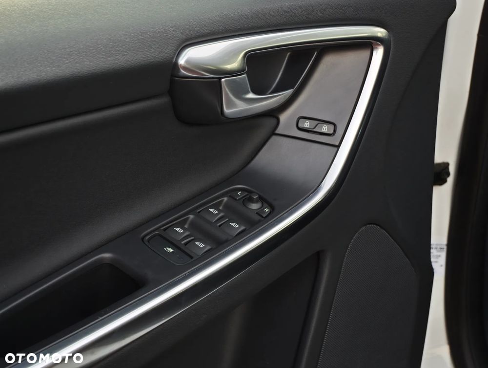 Volvo XC 60 D4 Kinetic - 5