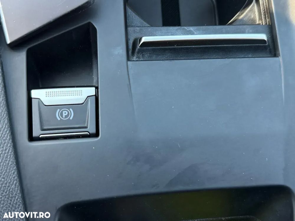 Peugeot 308 BlueHDi 130 EAT8 Active Pack - 9