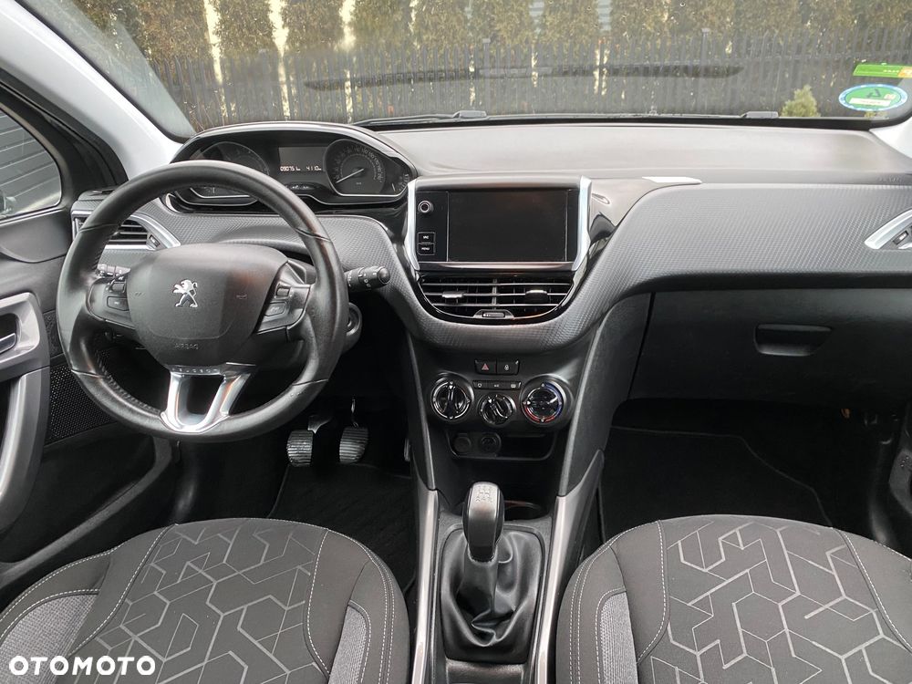Peugeot 2008 1.2 Pure Tech Active - 10