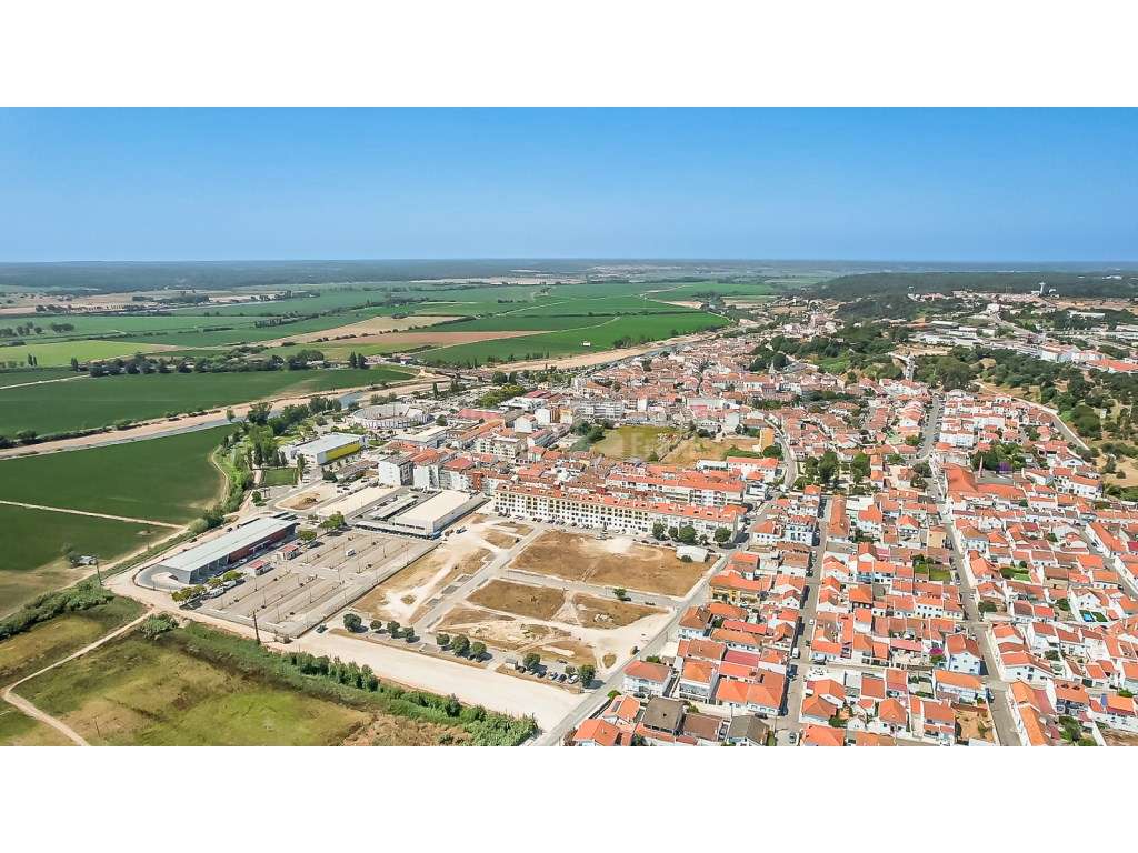 Lote de Terreno com 942 m2 em Coruche - Grande imagem: 2/20