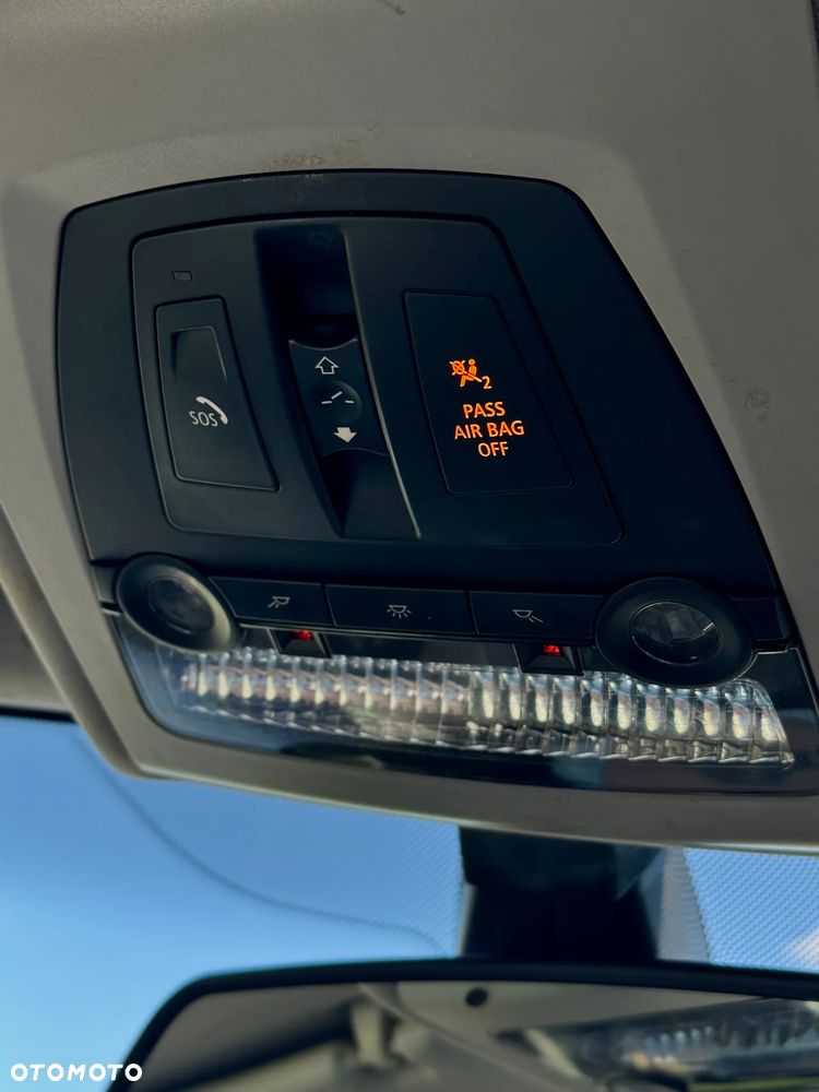 BMW Seria 5 528i - 28