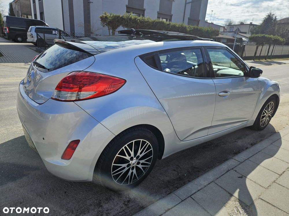 Hyundai Veloster 1.6 Premium - 10