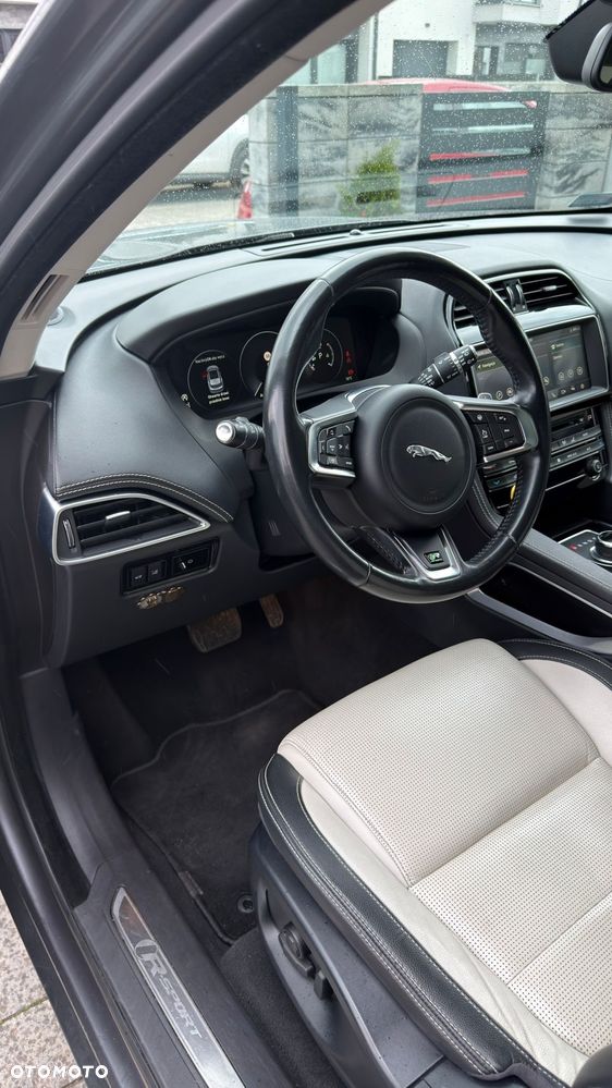 Jaguar F-Pace 2.0 i4D AWD R-Sport - 23