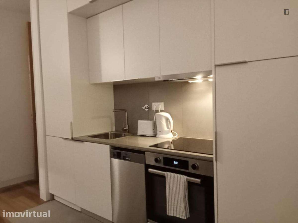 Apartamento com 1 quartos - localizado em Santa Marinha Porto - Grande imagem: 3/17