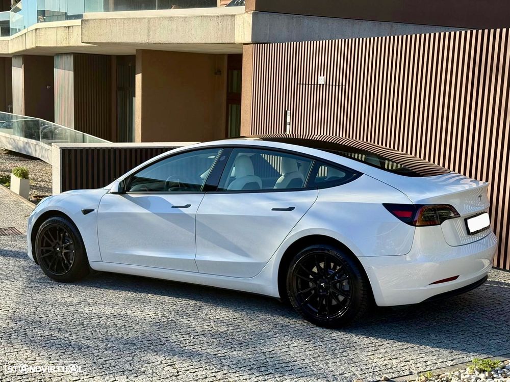 Tesla Model 3 Standard Range Plus RWD - 24