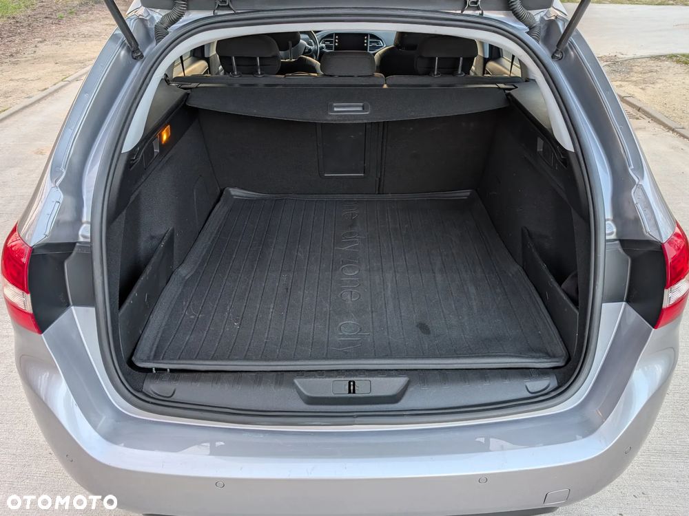 Peugeot 308 BlueHDi 130 EAT8 Stop & Start Allure Pack - 12