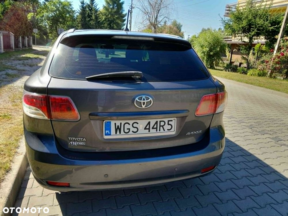 Toyota Avensis 2.0 D-4D - 5