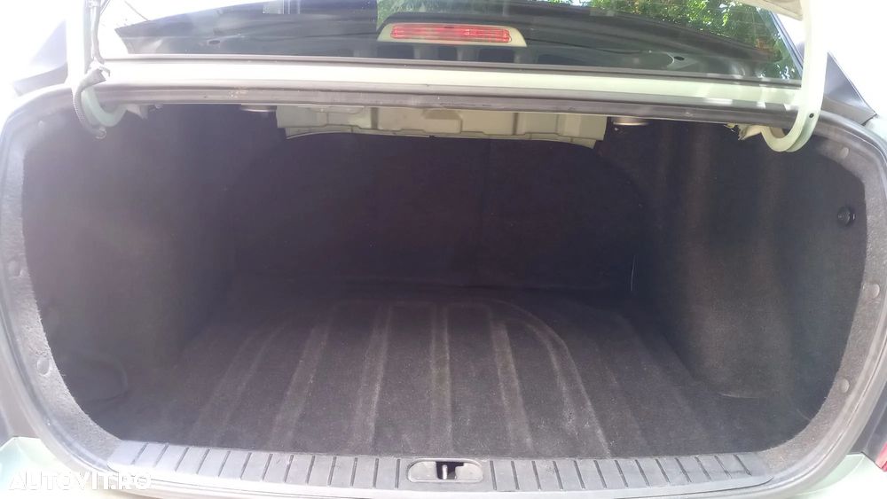 Hyundai Accent MC 14 DOHC 4DR GL CLASSIC - 12
