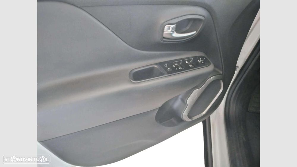 Jeep Renegade 1.0 T Limited - 18