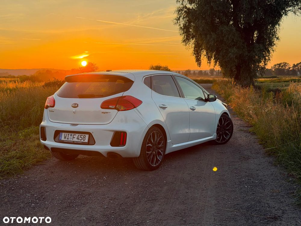 Kia Ceed - 9