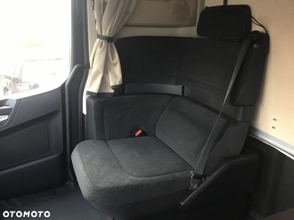 Mercedes-Benz ACTROS - 16