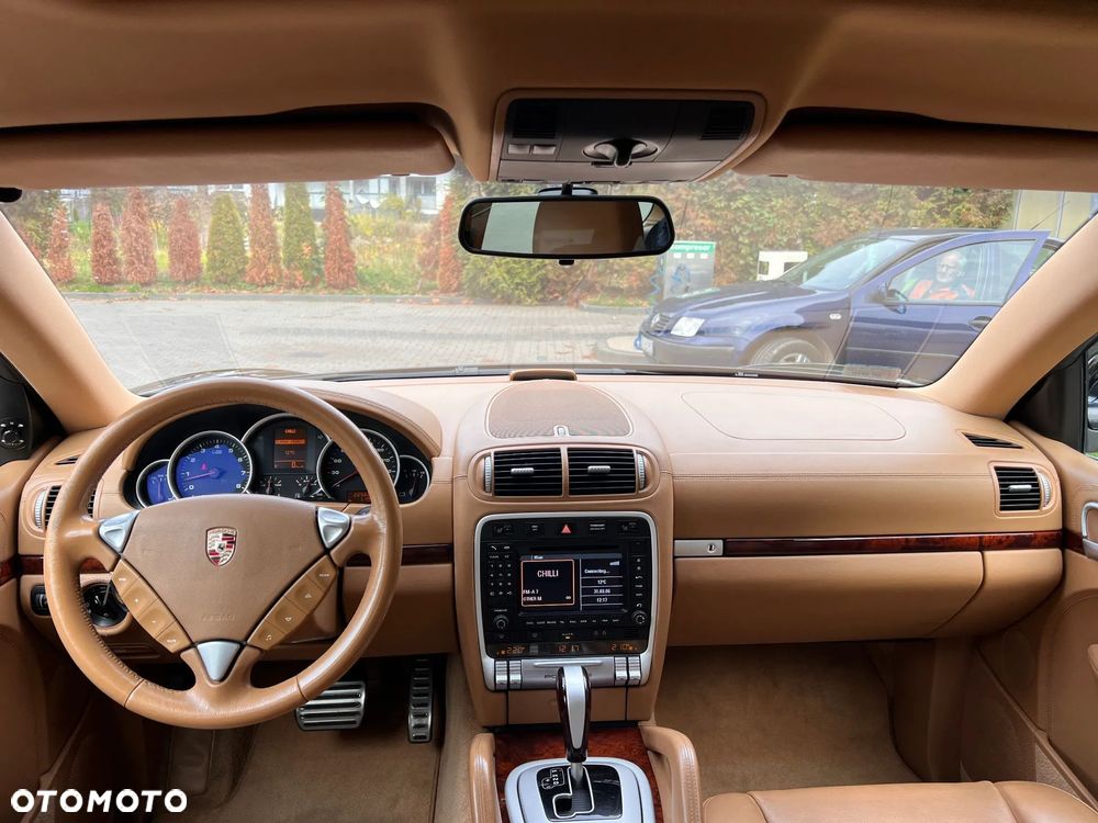 Porsche Cayenne - 12