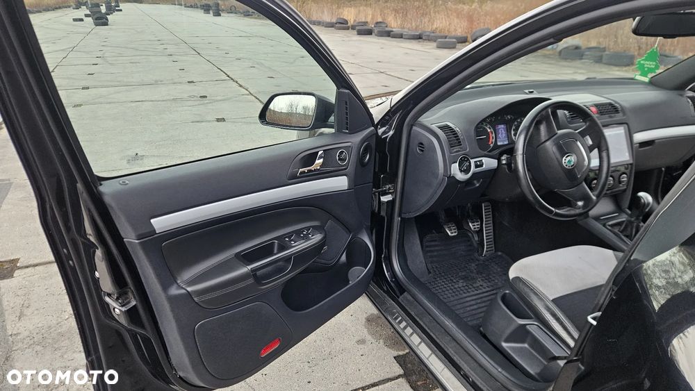 Skoda Octavia 2.0 TDI CR DPF RS - 12