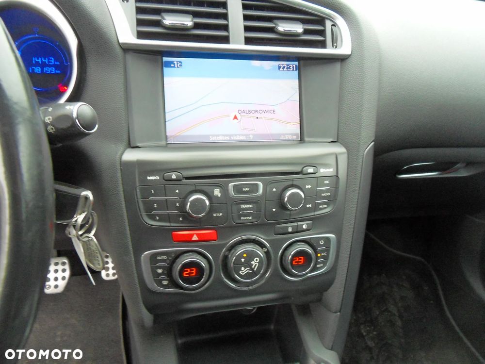 Citroën DS4 e-HDi 110 SoChic - 18