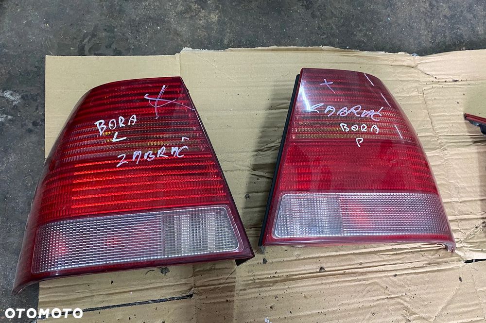 VW BORA LAMPA TYŁ PRAWA - 1