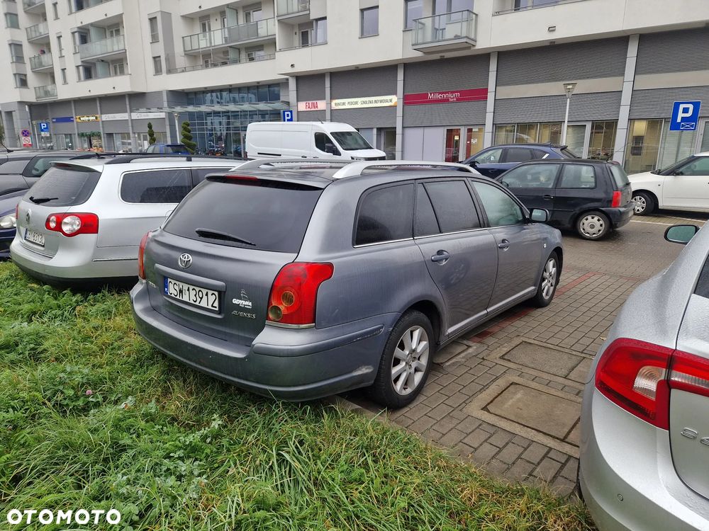 Toyota Avensis 2004 photo 4